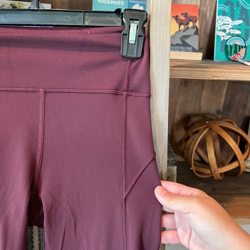 Lululemon women’s In Movement Tight 7/8 tight 25” everlux size 4 - Picture 2 of 7